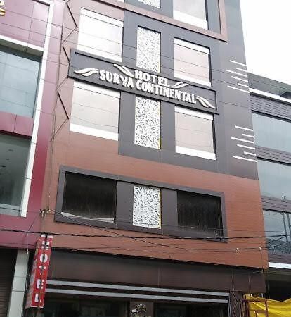 Hotel Surya Continental Лакхнау Екстер'єр фото