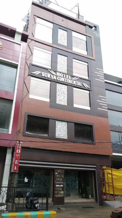 Hotel Surya Continental Лакхнау Екстер'єр фото
